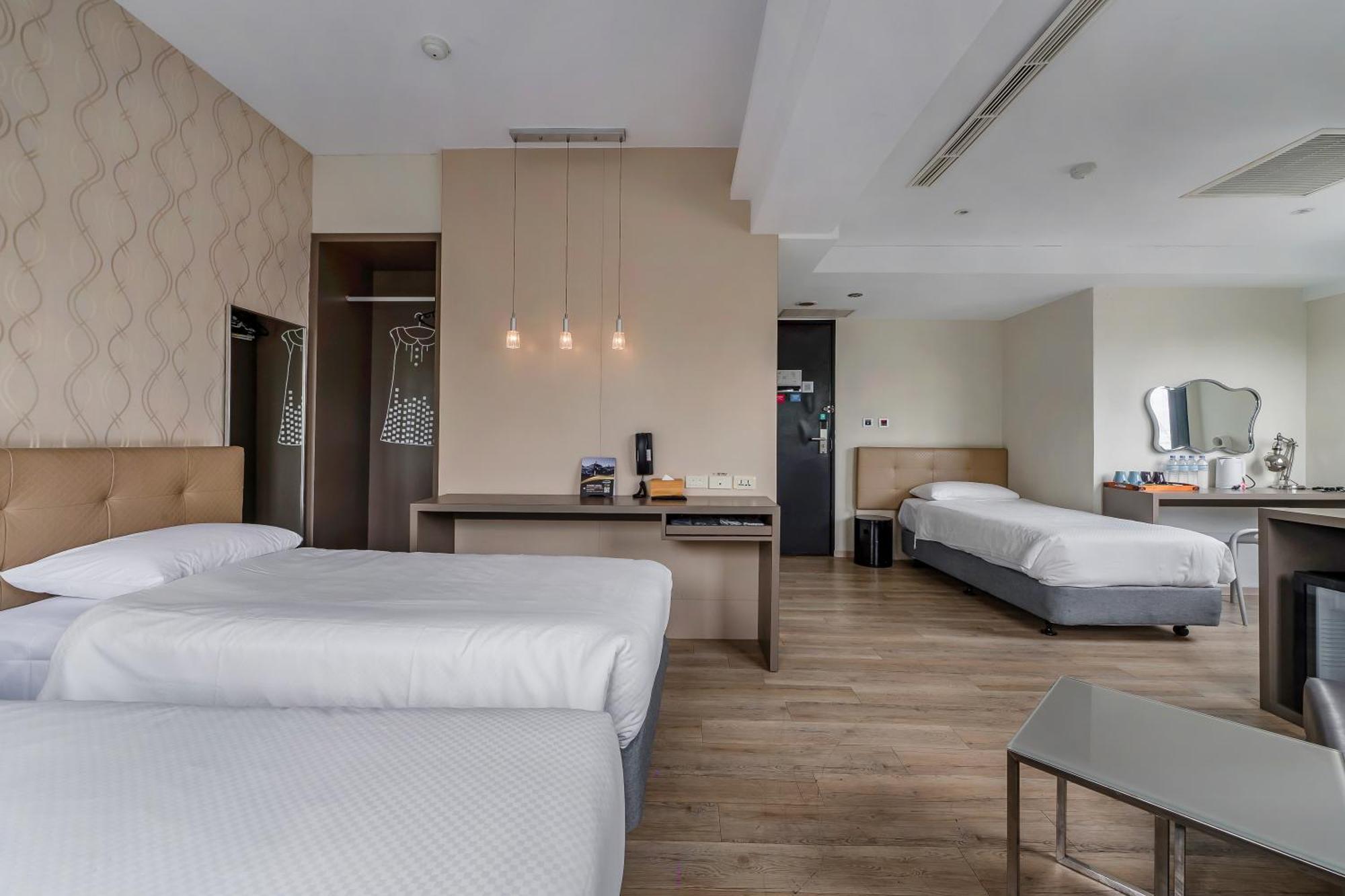Check Inn Express Kaohsiung Love River Exterior foto