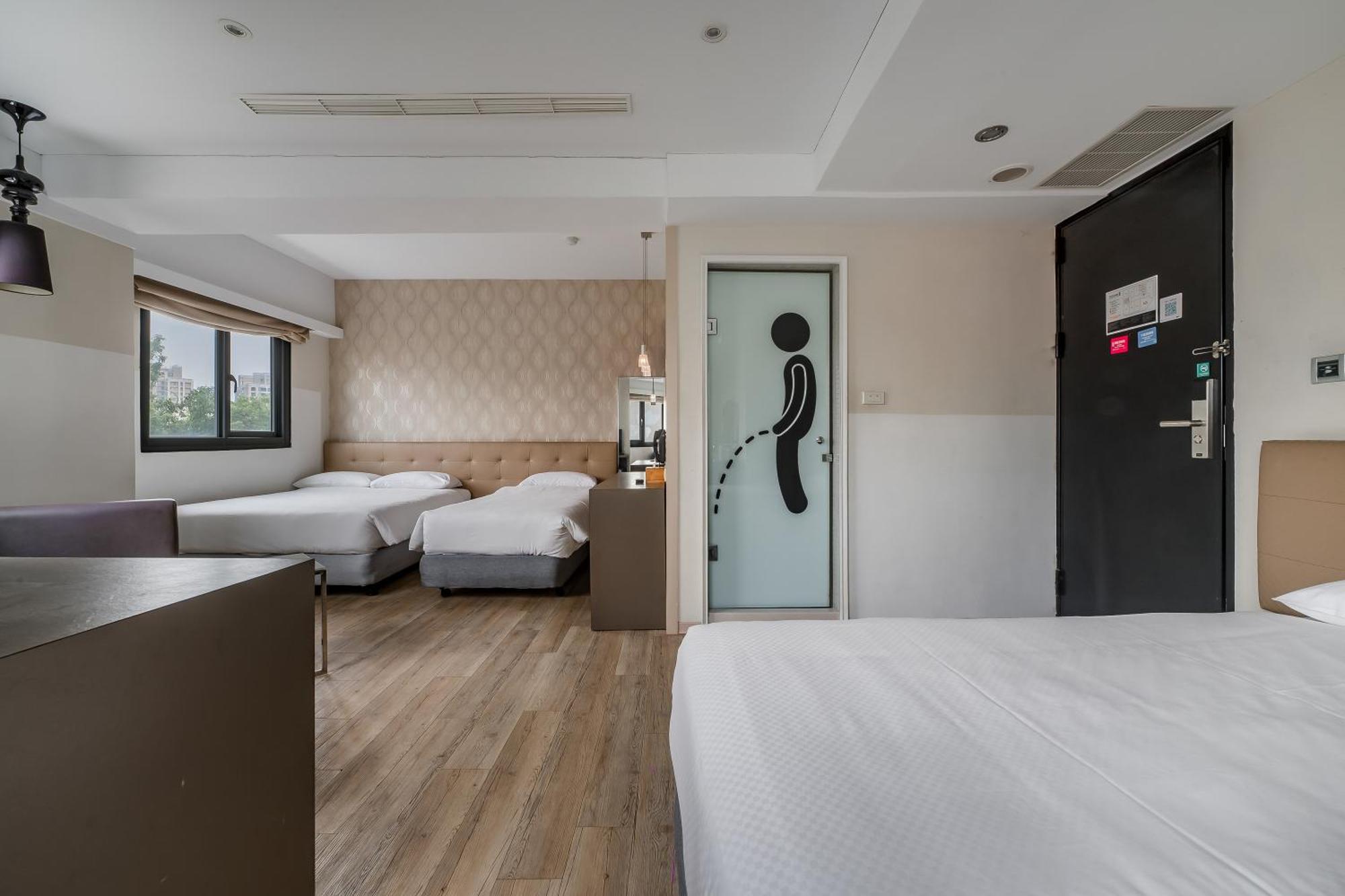 Check Inn Express Kaohsiung Love River Exterior foto