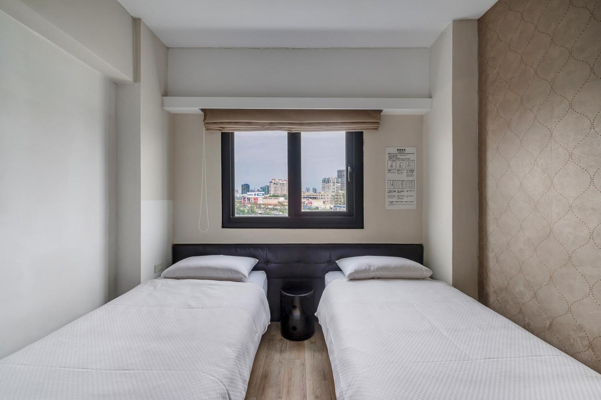 Check Inn Express Kaohsiung Love River Exterior foto